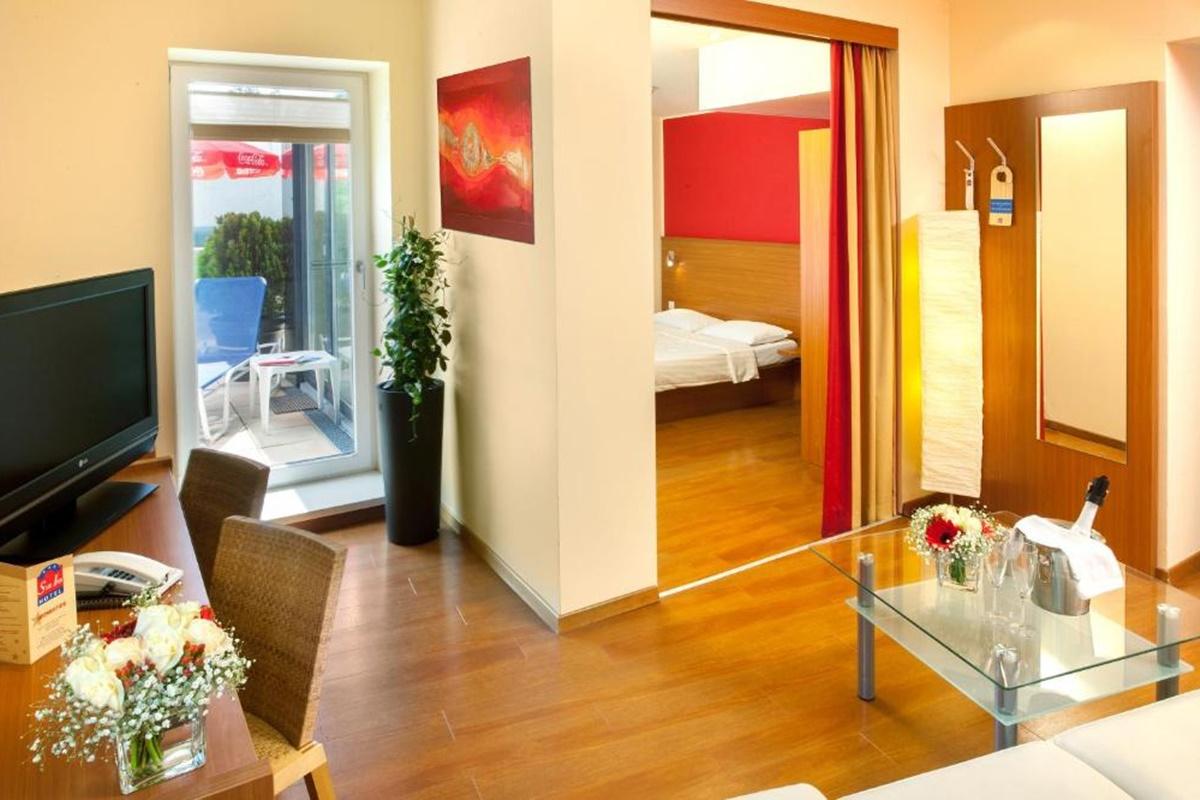 Leonardo Hotel Salzburg City Center Exterior photo