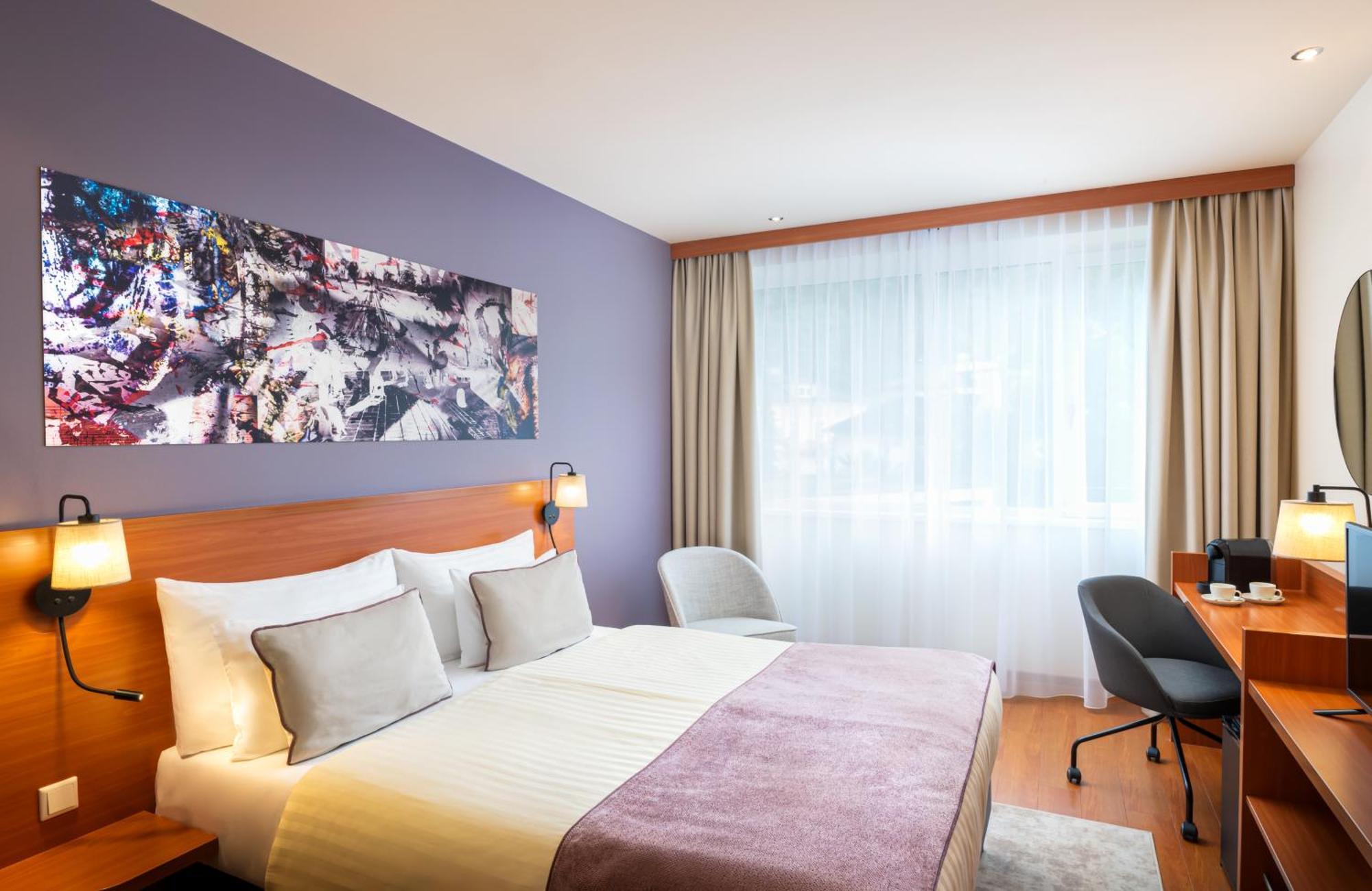 Leonardo Hotel Salzburg City Center Exterior photo